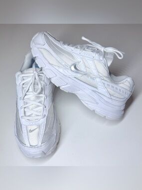 Nike White Women’s Running Sneakers